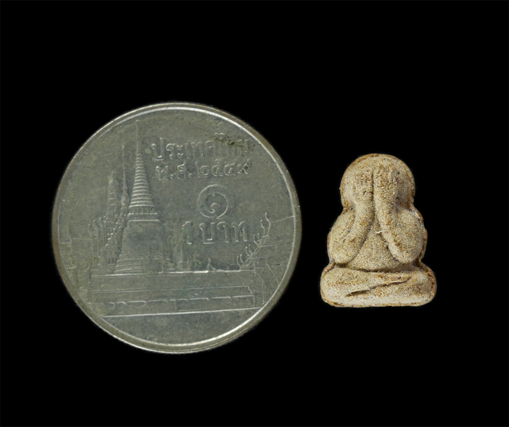 13Oct24 (168)p.jpg - พระปิดตามหาอุุตม์ องค์จิ๋ว พระผงยาจินดามณี พระอาจารย์ป๋อง(พระครูปลัดอภิชัย อภิชโย ดร.) วัดเขาโบสถ์ ต.ทับมา อ.เมือง จ.ระยอง ปี 2545 เนื้อผงพุทธคุณ ผงว่ [..] | https://kamulet.in.th